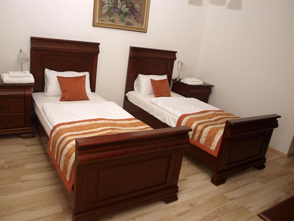Hotel Oko Nitra Phòng bức ảnh