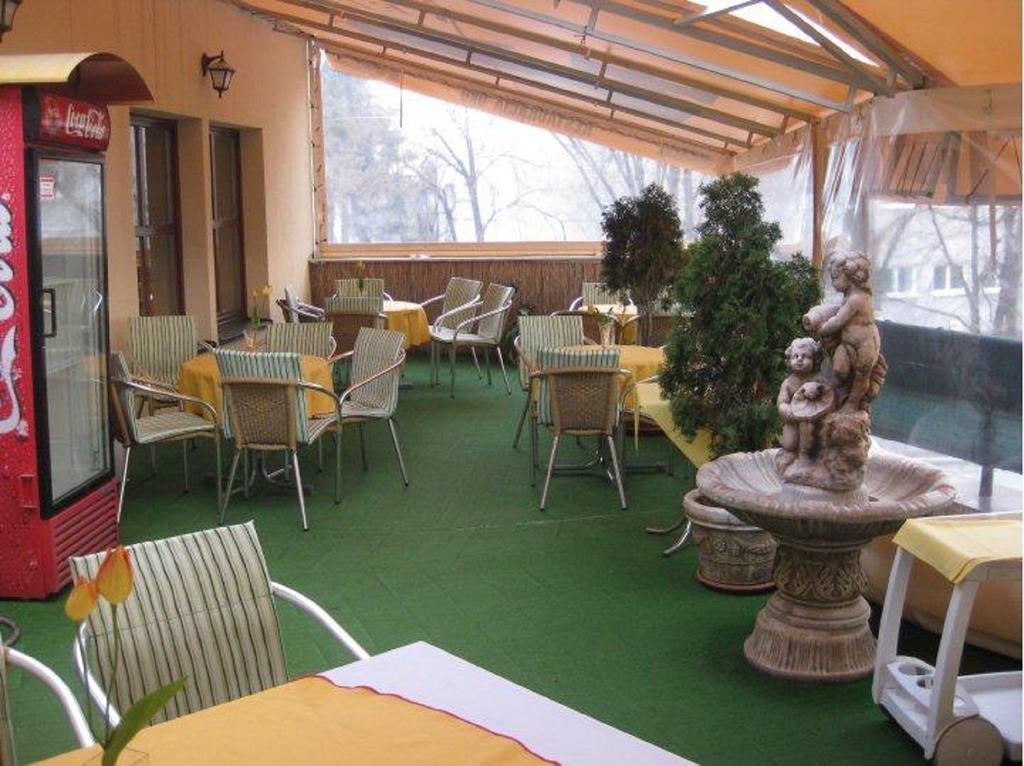 Hotel Oko Nitra Ngoại thất bức ảnh