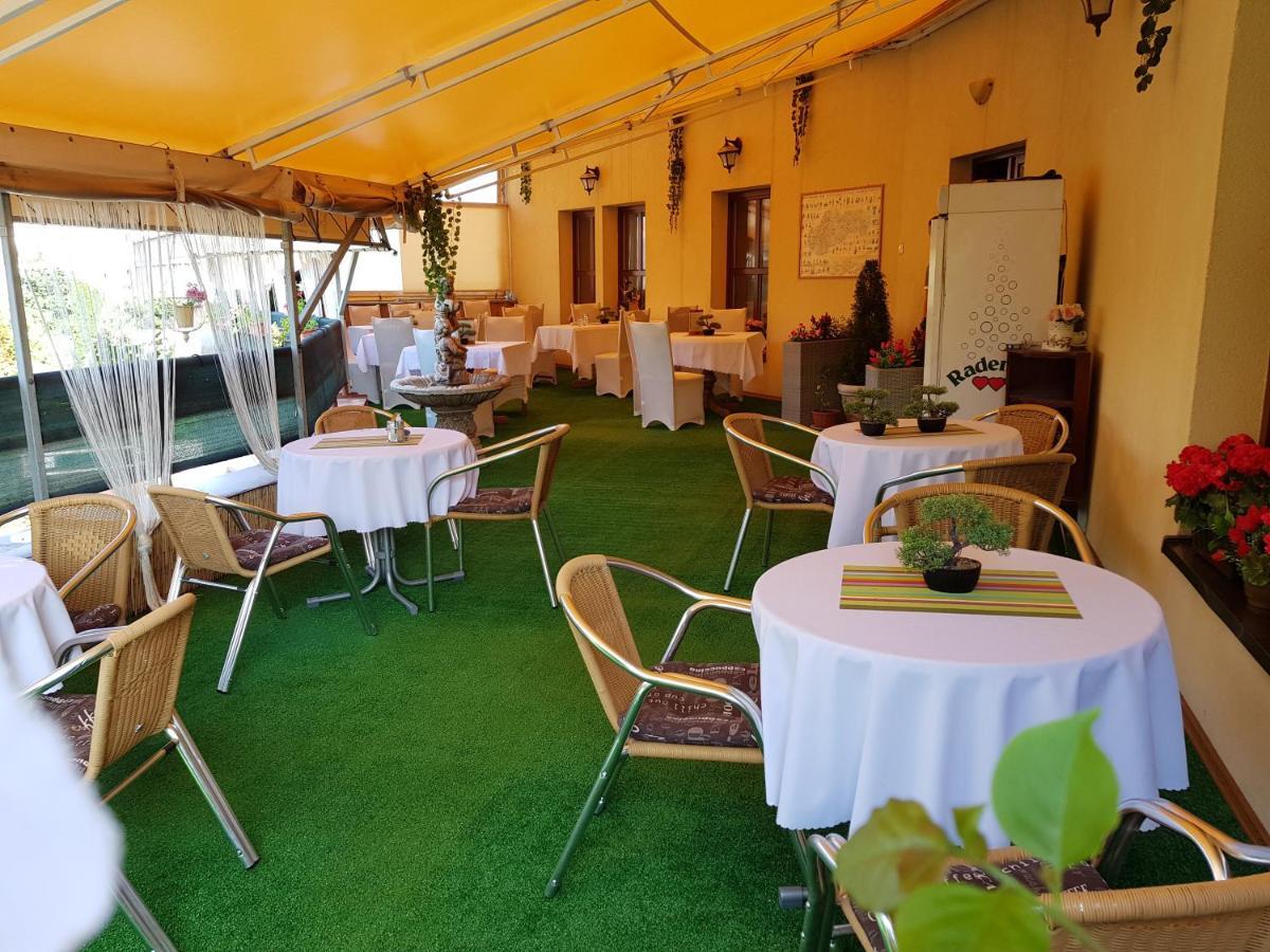 Hotel Oko Nitra Ngoại thất bức ảnh